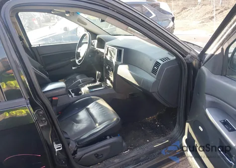 2010 Jeep Grand Cherokee Laredo from USA, damaged, VIN 1J4PR4GK7AC124697